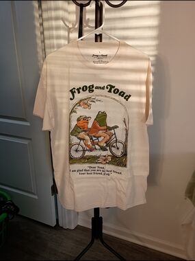 Men's Large Frog and Toad Cream Short Sleeve Tee Nature Best Friends